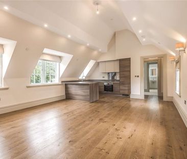 Contemporary two bedroom apartment close to The Pantiles and mainli... - Photo 1