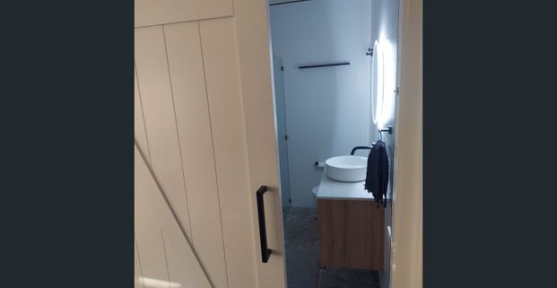 Renovated family home on large block - Photo 1