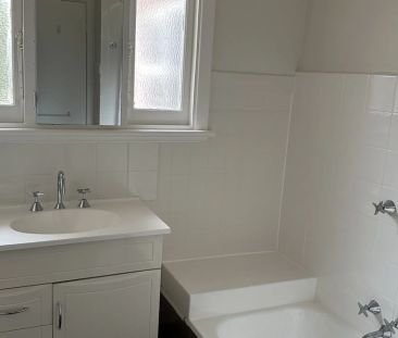 Well Looked after and located in a highly coveted area! - Photo 5