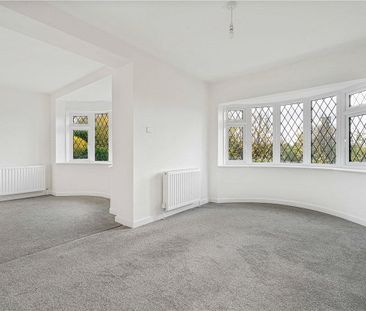 Pine Cottage is a detached family home in Chalfont St Giles, with a... - Photo 4