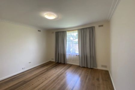 Charming 3-bedroom home - Photo 3