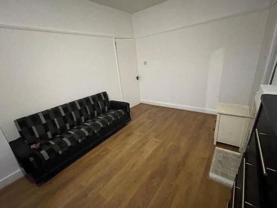 4 bedroom terraced house to rent - Photo 1