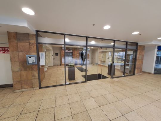 Single Bedroom to rent in Shared Apartment - Photo 1