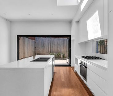 Beautifully Renovated, Premium Location - Photo 2