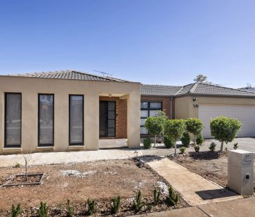 37 Fairhaven Boulevard, Melton West Spacious 4-Bedroom Family Home ... - Photo 4