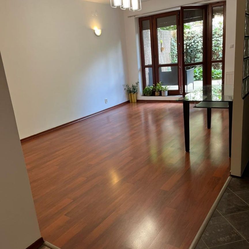 Trzy pokojowe ,z ogródkiem ,2 miejsca parkingowe 70 m² - Photo 1