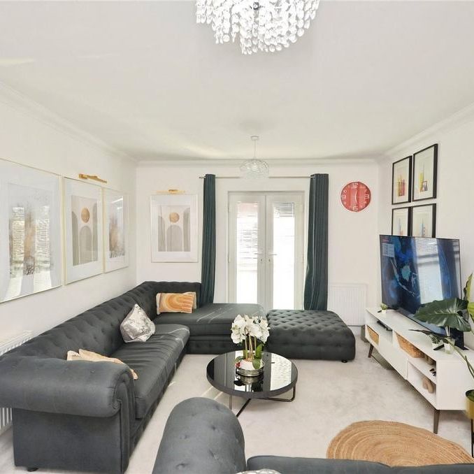 4 bedroom link detached house to rent - Photo 1