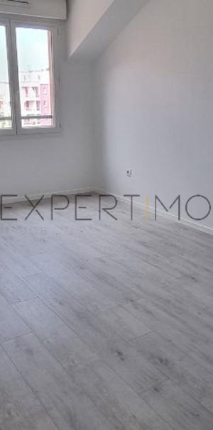 Appartement T2 de 53 m2 Idéalement placé Val de Reuil - Photo 2