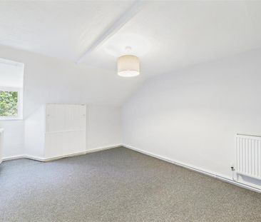 3 bedroom maisonette to rent - Photo 4
