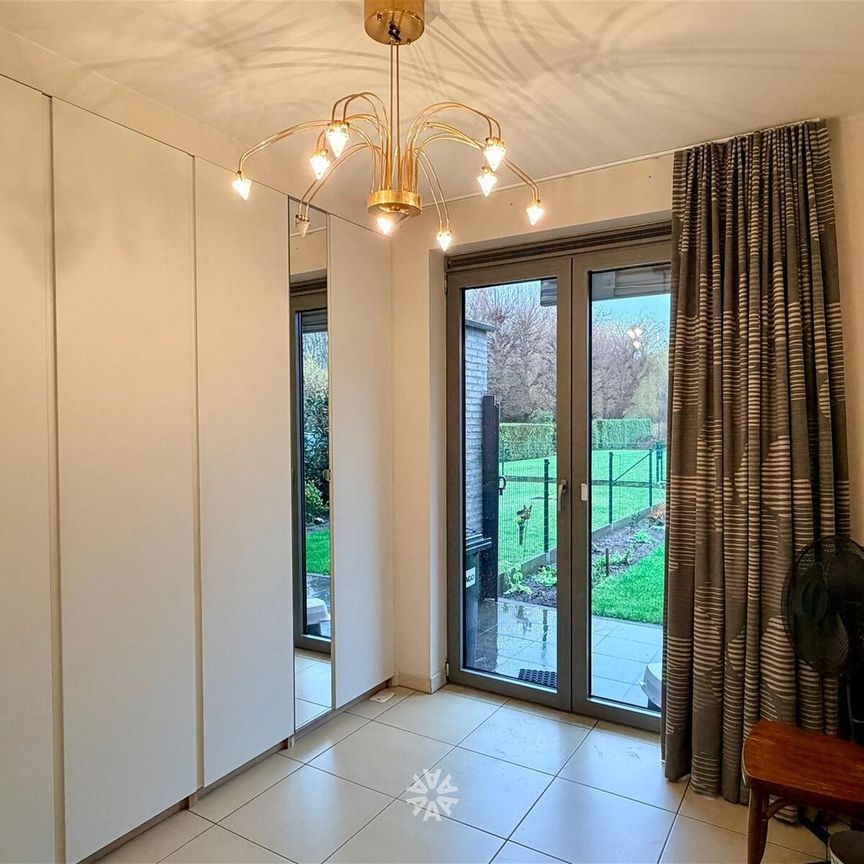 Gelijkvloers appartement met tuin en garagebox in Sint-Amandsberg - Photo 1