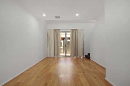 Light-Filled Modern Townhouse with 6.6kW Solar in a Prime Lifestyle Location - Photo 2