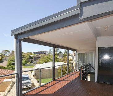 Coastal 2 bedroom, 2 bathroom Home - Photo 1