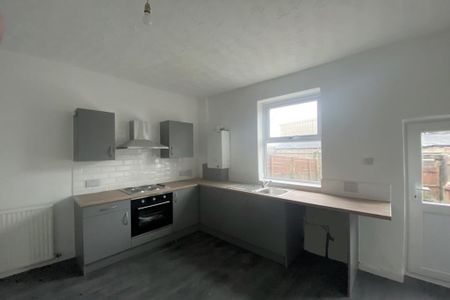 3 bedroom terraced house to rent - Photo 4