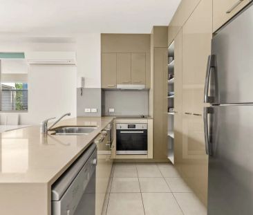 “Spacious, Light-Filled Apartment in a Prime St Lucia Location - Pa... - Photo 6