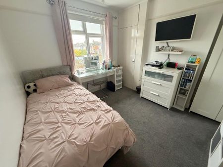 3 bedroom semi-detached house to rent - Photo 3