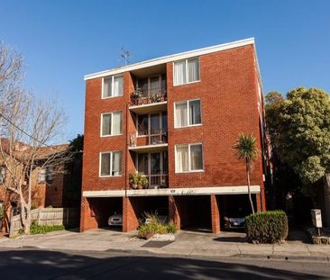 MODERN ONE BEDROOM - Photo 3