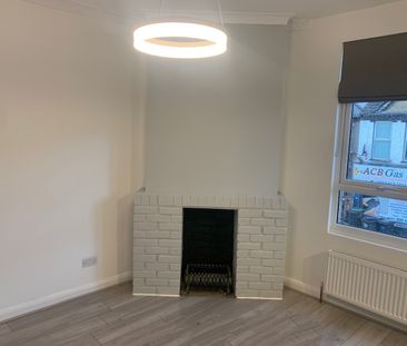 1 Bed Flat, Muirkirk Road, SE6 - Photo 3