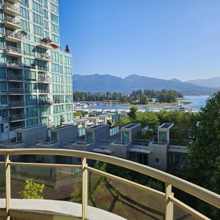 **Spacious 2-Bedroom + Den Apartment with Stunning Views in Dockside** - Photo 1