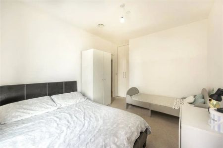 1 bedroom flat in Station Road - Photo 2