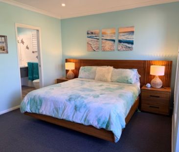 Beautiful, Modern Fully Furnished Home - Short Term Rental - Photo 5