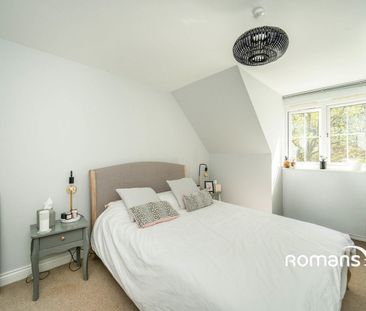 Waterloo Road, Crowthorne, Berkshire, RG45 - Photo 5