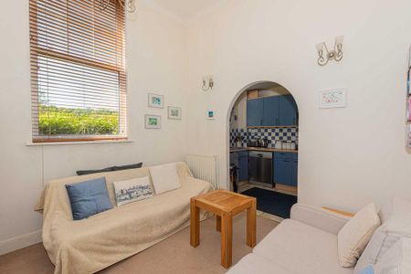 2 bedroom apartment to rent - Photo 3