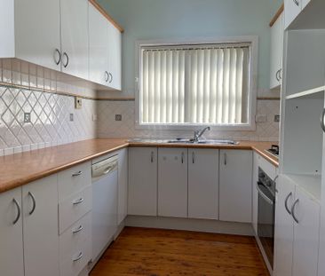 2 bedroom home in a central location - Photo 3