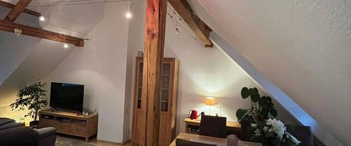 Helle Dachgeschosswohnung - Photo 1