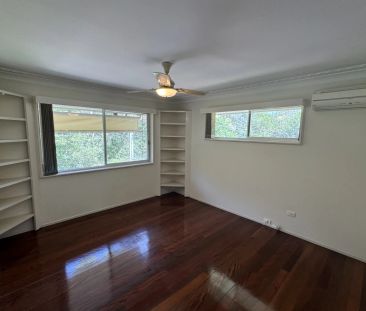 TWO LEVEL FAMILY HOME READ TO RENT - Photo 4