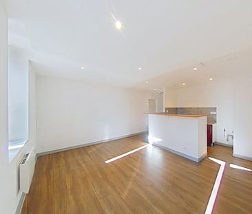 Location Appartement 2 pièces 50m² VALENCE 26000 - Photo 2