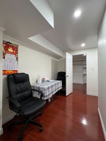 For Lease - 3281 Martins Pine Crescent, Mississauga, Ontario - Photo 2