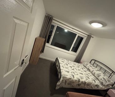 1 Bed Flat, Pendennis Road, BS16 - Photo 5