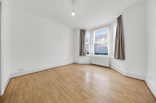 4 Bed Terraced House, Lathom Road, E6 - Photo 1