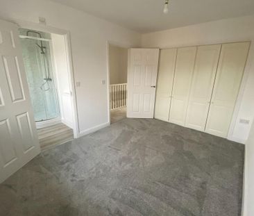 3 bedroom link detached house to rent - Photo 4