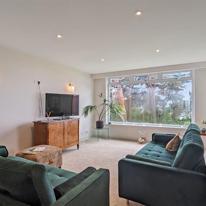 3 Bedroom Apartment - Second Floor - Photo 1