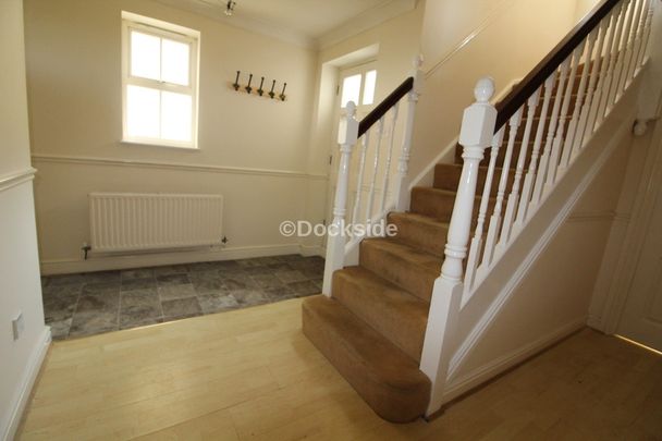 4 bed house to rent in Fennel Close, Rochester, ME1 - Photo 1