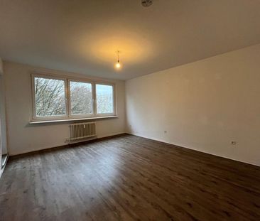 Gut geschnittene 3-Zimmer-Wohnung mit Balkon sucht Mieter - Photo 1