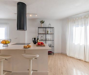 Calle de Ofelia Nieto, Madrid, Community of Madrid 28039 - Photo 2