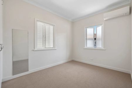 Renovated Home in Prime Sherwood Location - Photo 5