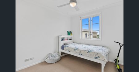 Fully furnished Stunning 3 bedroom unit in Emerald Lakes - Photo 5