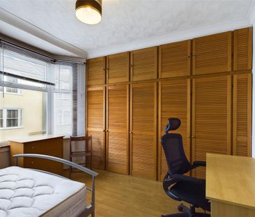 4 bedroom terraced house to rent - Photo 4