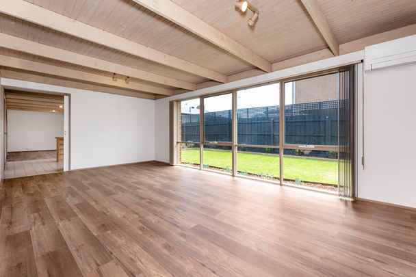 Please contact Molly Rogerson to arrange an inspection; SandringhamPM2@hodges.com.au - Photo 1