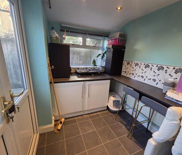 2 bedroom terraced house to rent - Photo 6