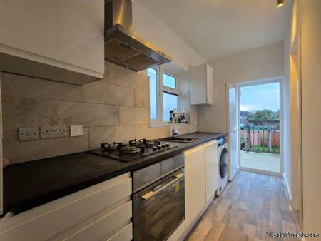 2 bedroom property to rent in London - Photo 5