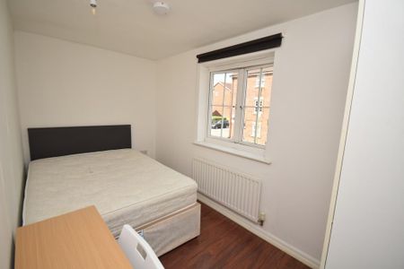 3 bedroom coach house to rent - Photo 5