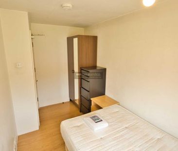 4 bedroom terraced house to rent - Photo 4