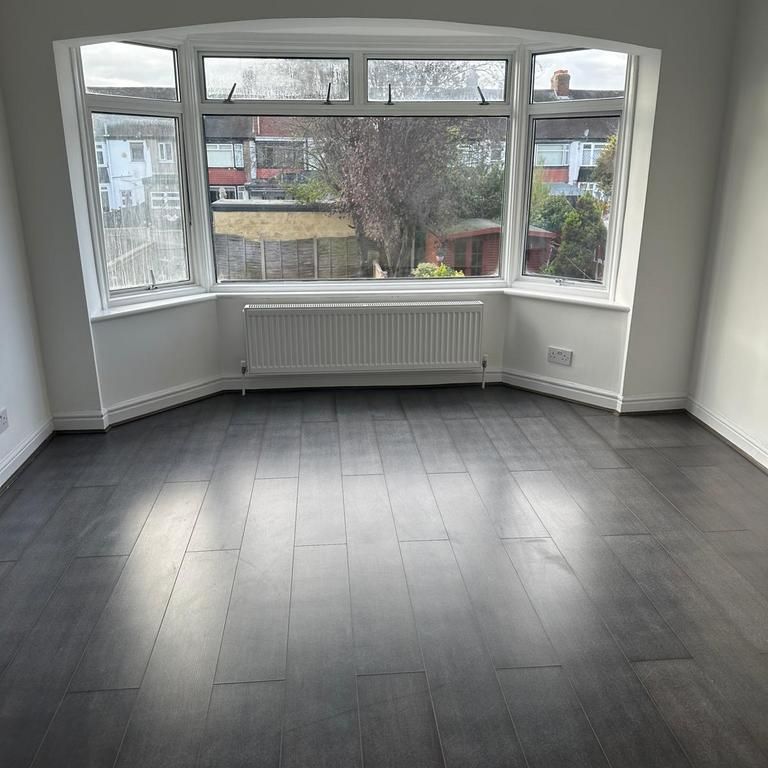 3 bedroom semi-detached house to rent - Photo 1