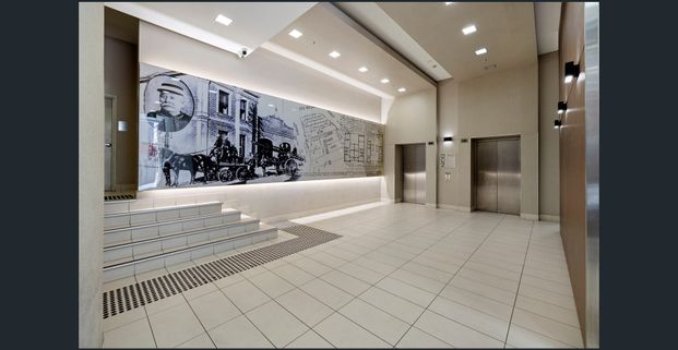 Modern Two-Bedroom Apartment with Breathtaking Views in the Heart of Parramatta - Photo 1