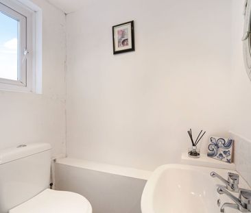 3 Bed Flat, Gartmoor Gardens, SW19 - Photo 6