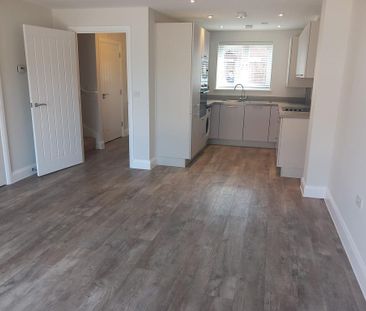 3 bedroom end of terrace house to rent - Photo 1